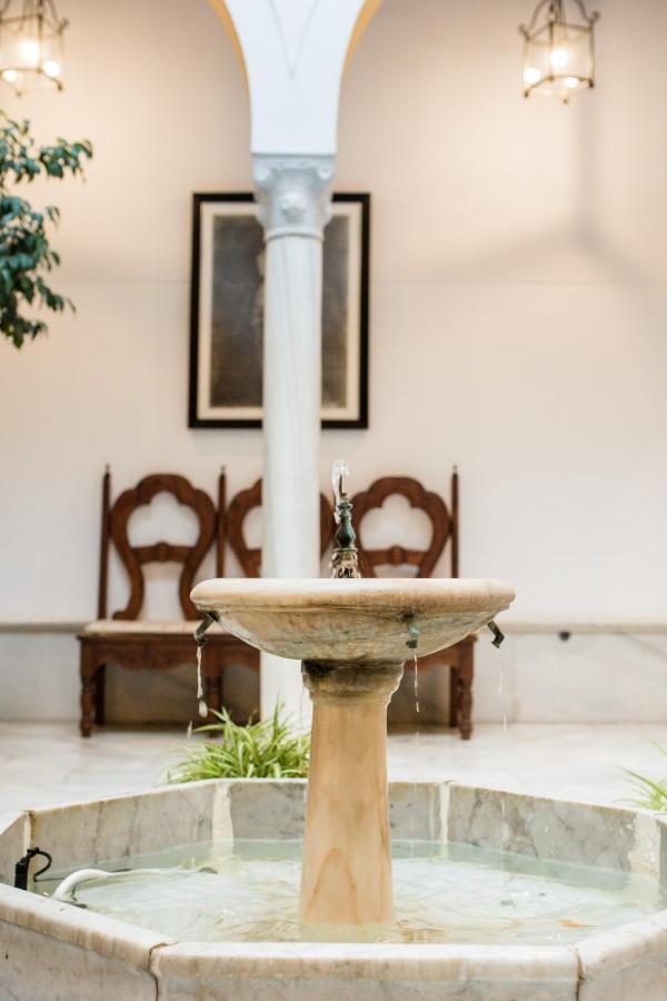 Magico Apartamento En Casa Palacio Del Siglo XVII Sevilla Exteriör bild