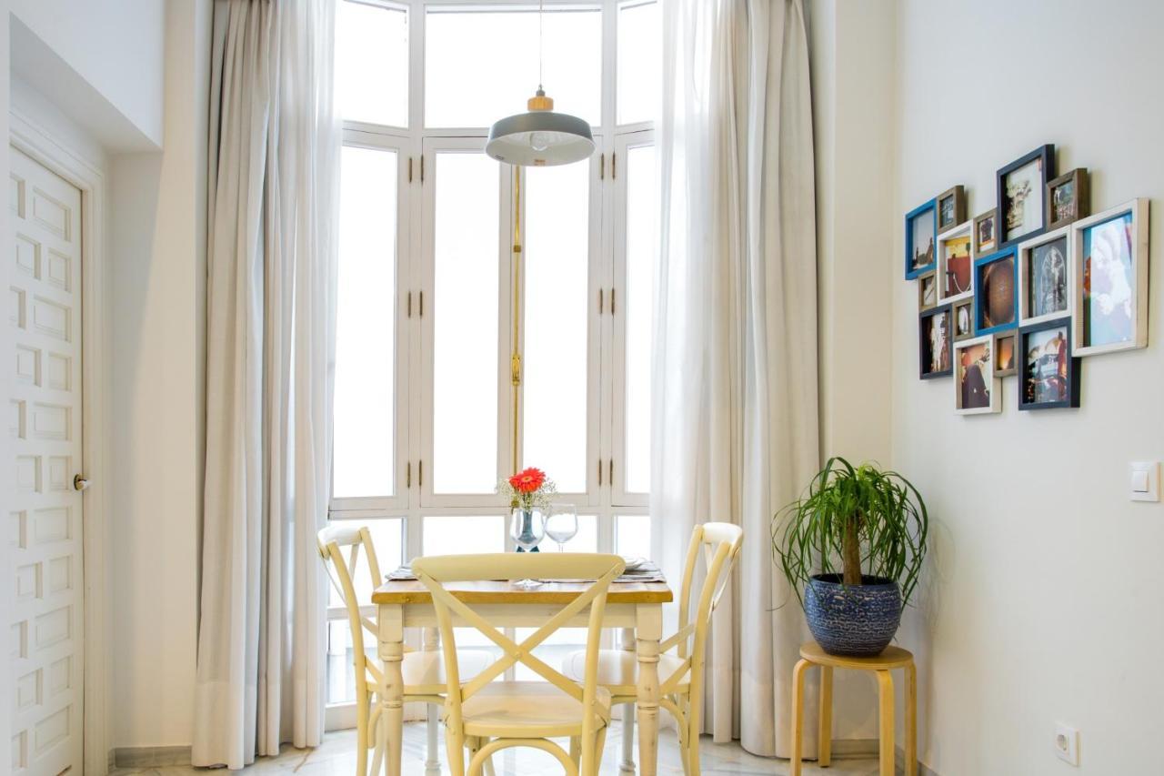Magico Apartamento En Casa Palacio Del Siglo XVII Sevilla Exteriör bild