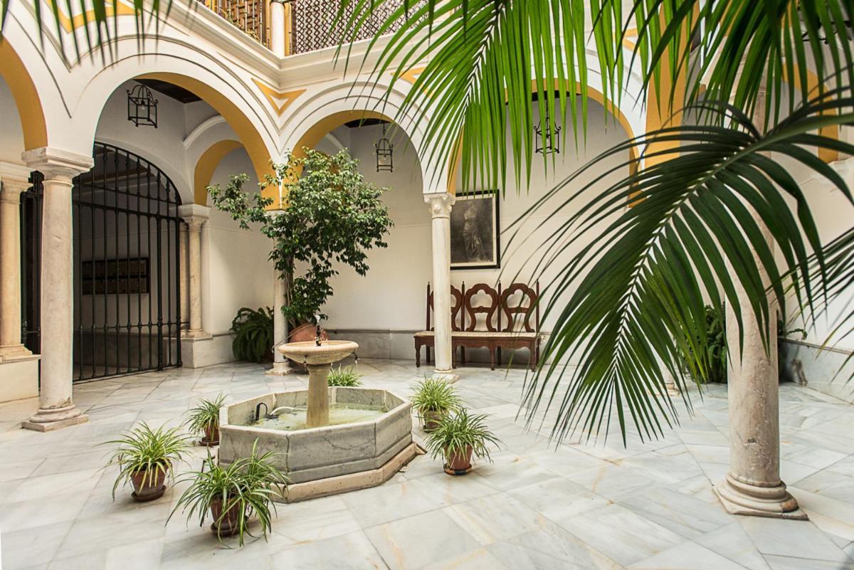 Magico Apartamento En Casa Palacio Del Siglo XVII Sevilla Exteriör bild